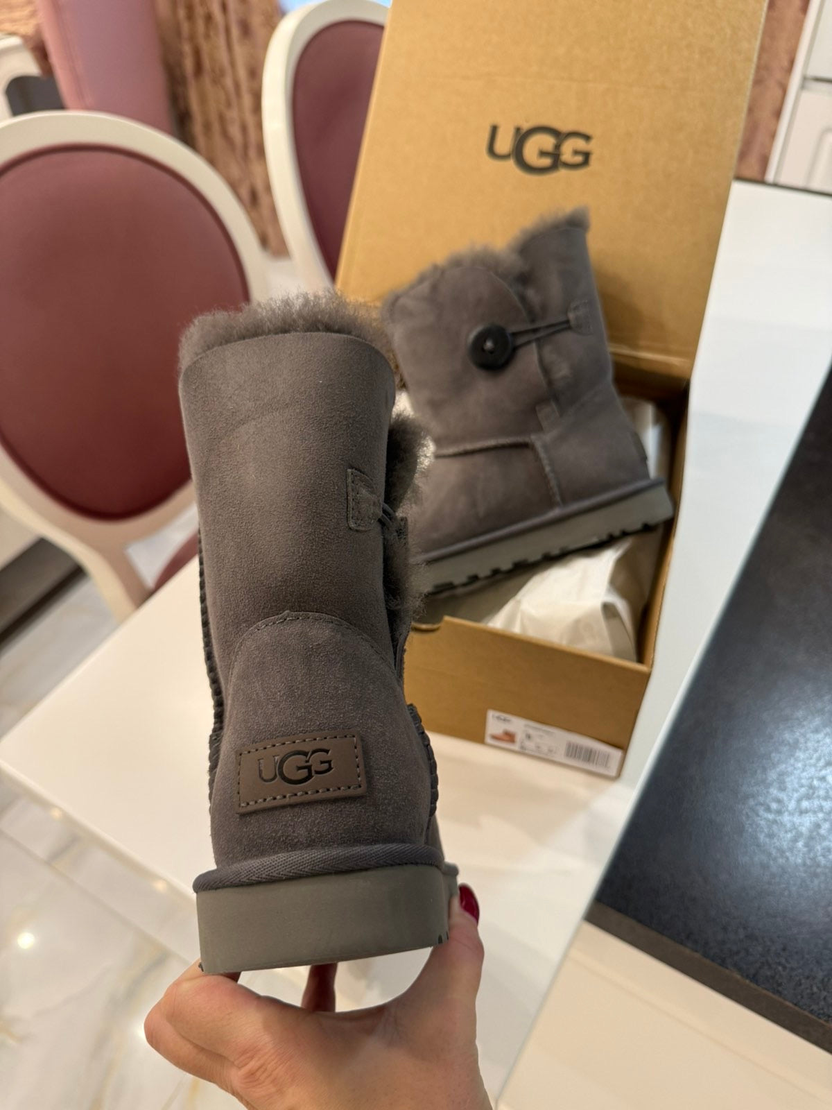 UGG Classic Duboke sa dugmićem