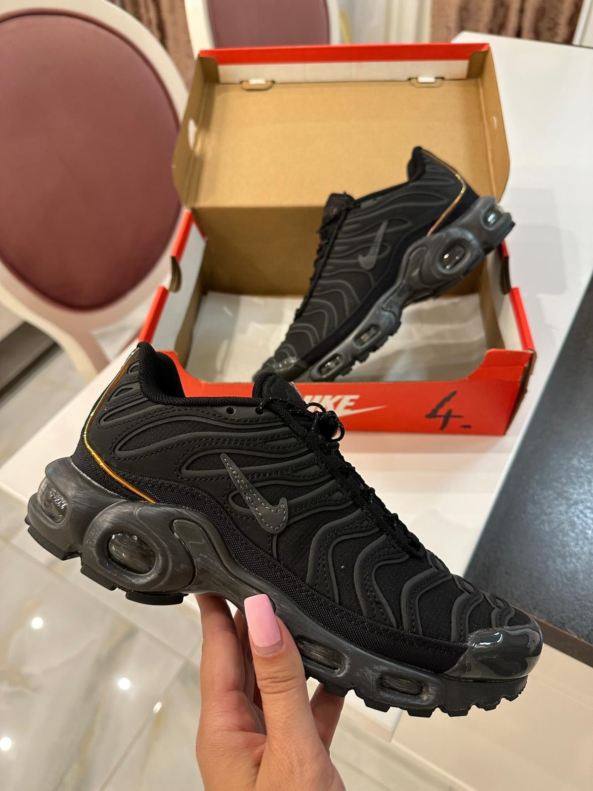 Nike Air Max TN Plus Sesame Black