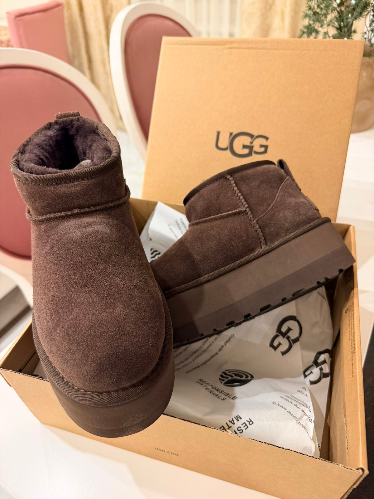 UGG Classic Ultra Mini Platform boots "Burnt Cedar"