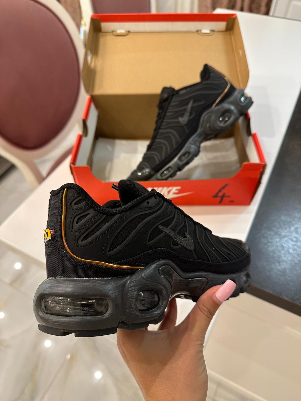 Nike Air Max TN Plus Sesame Black