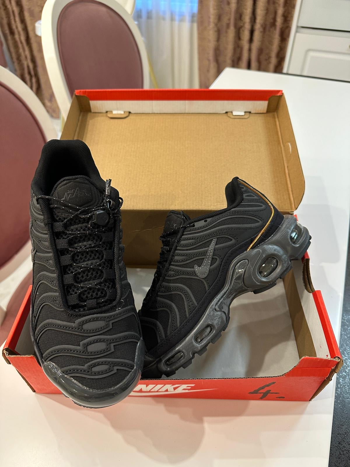 Nike Air Max TN Plus Sesame Black